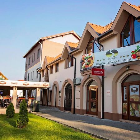 Penzion Stefarez New Hotel Veľký Meder Bagian luar foto